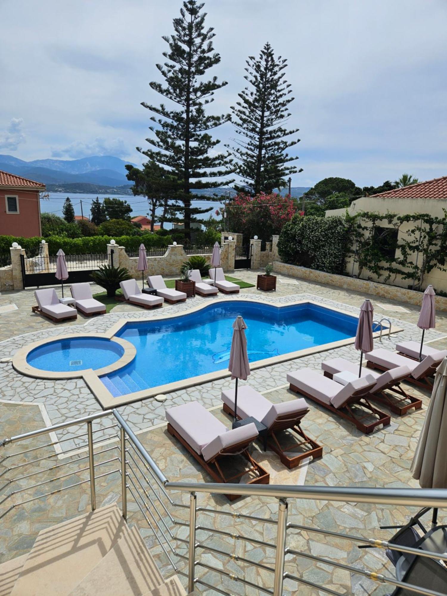 Diwani Luxury Villas *